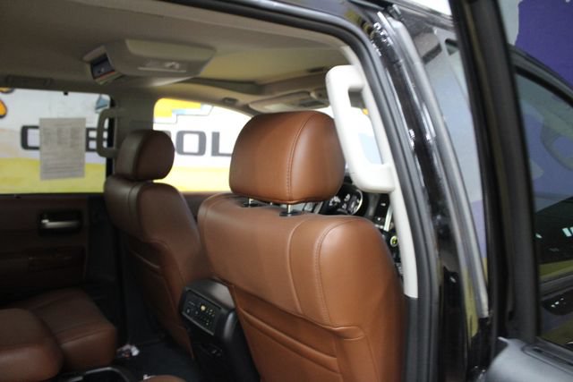 Used 2018 Toyota Sequoia Platinum AWD/4WD image 10