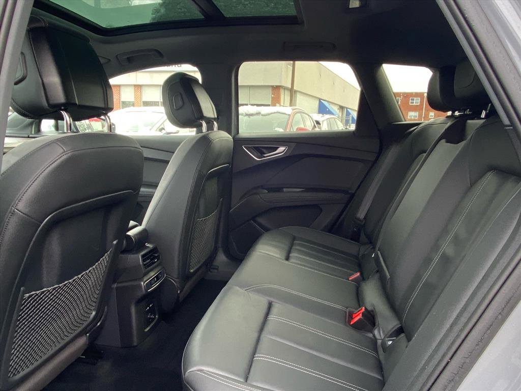 Used 2024 Audi Q4 e-tron Premium Plus w/ Premium Plus image 17