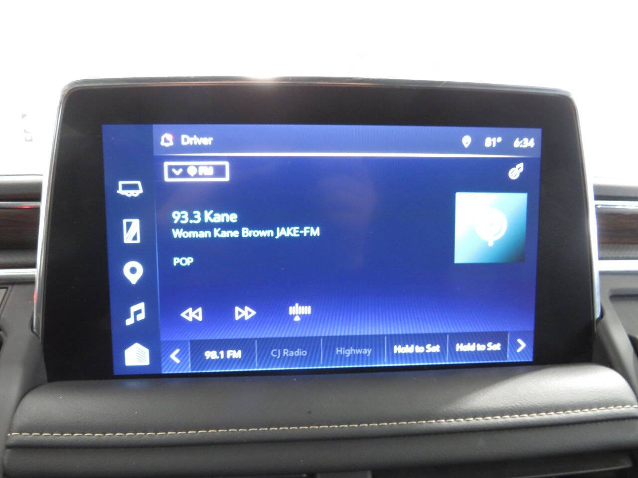 Used 2023 Chevrolet Suburban Premier RWD image 22