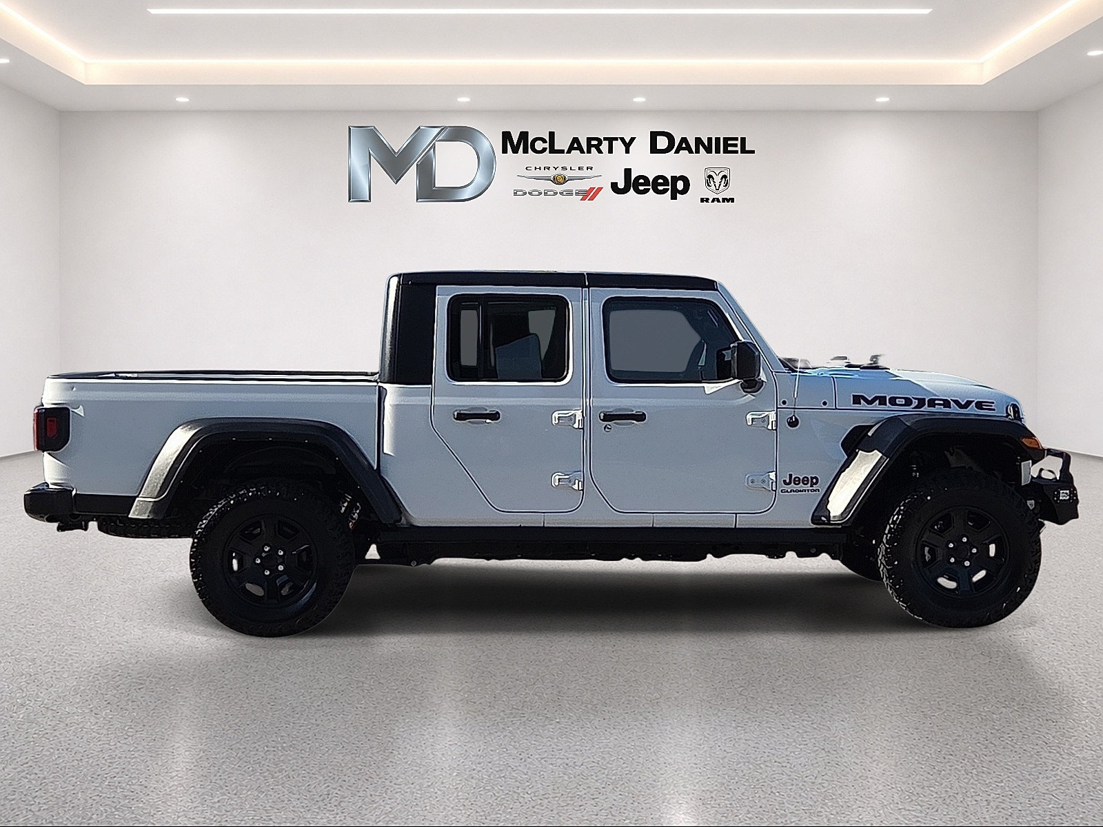 Used 2022 Jeep Gladiator Mojave w/ Trailer Tow Package AWD/4WD image 6