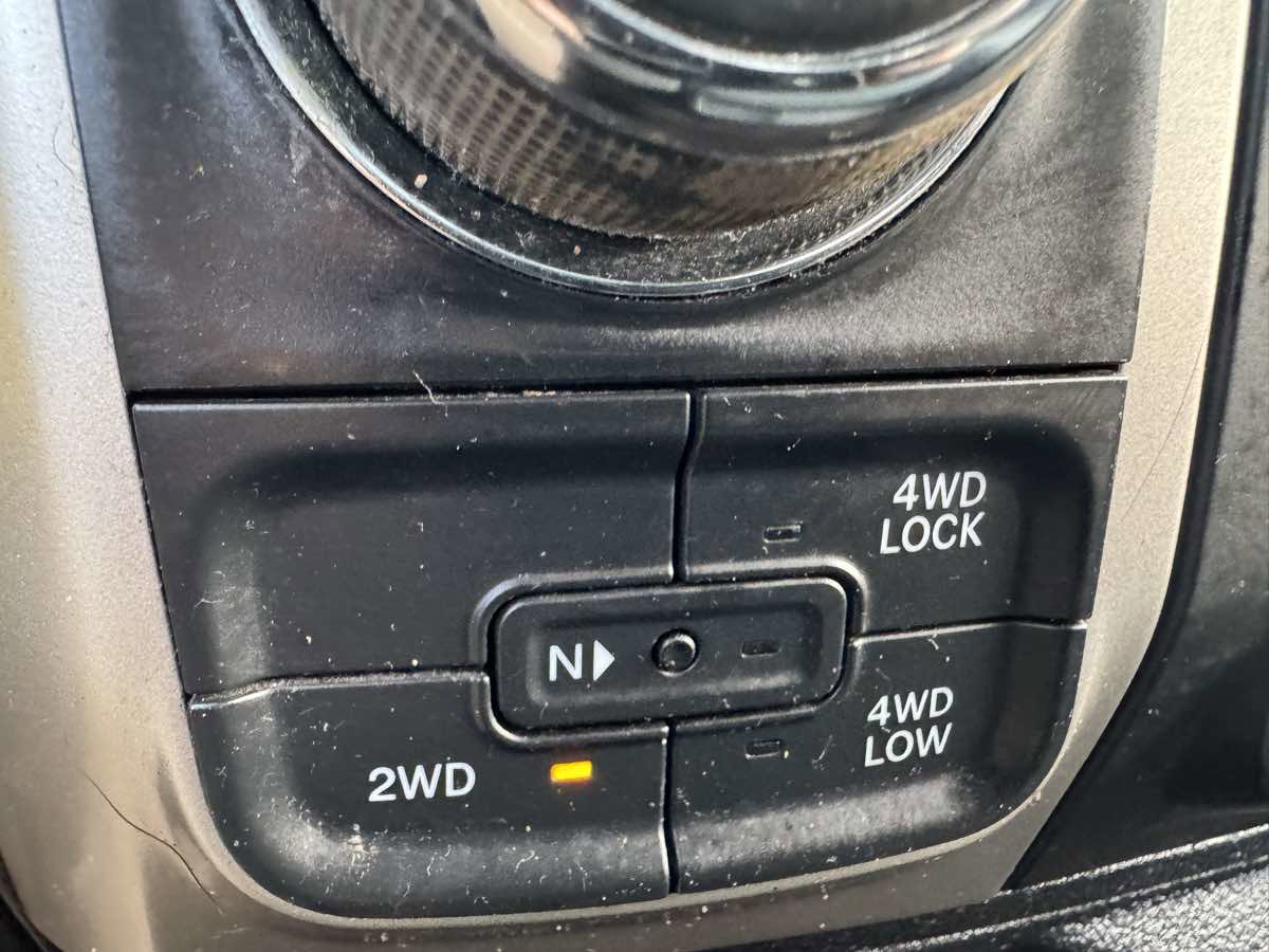 Used 2017 RAM 1500 Classic SLT image 32