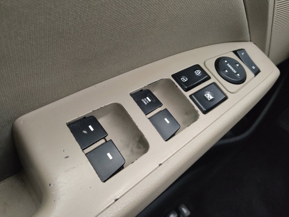 Used 2017 Hyundai Elantra SE image 27