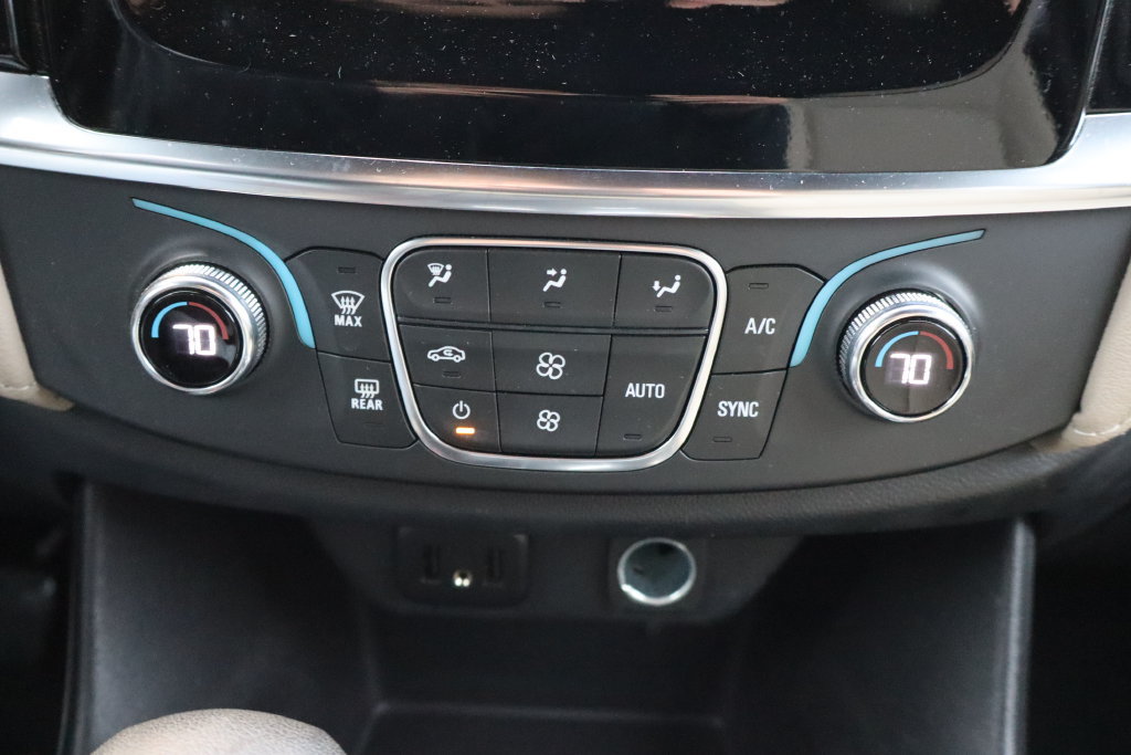 Used 2023 Chevrolet Traverse LS AWD/4WD image 13