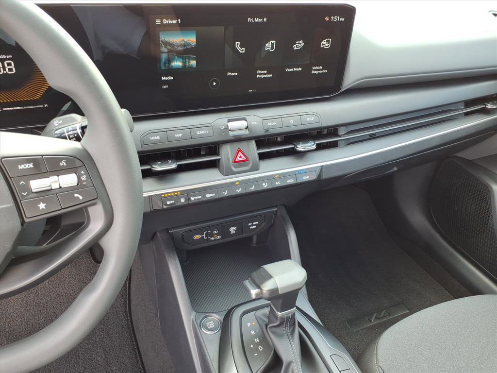 New 2025 Kia K4 LX image 25