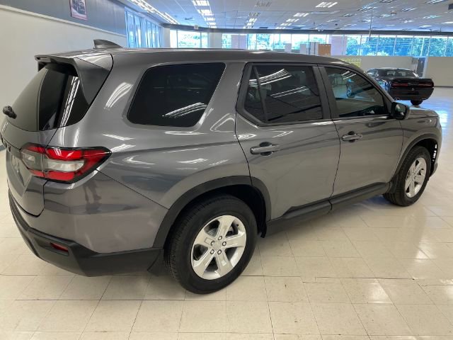 Used 2024 Honda Pilot LX image 6