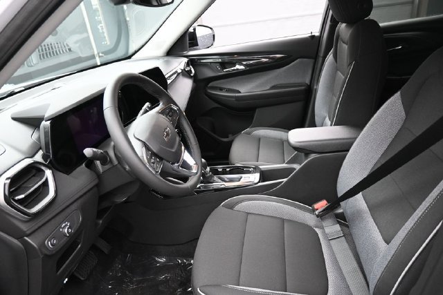 New 2026 Chevrolet TrailBlazer LT w/ Convenience Package FWD image 8