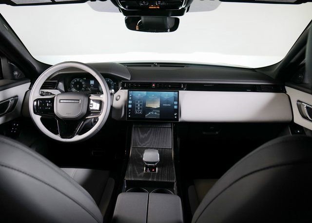 New 2026 Land Rover Range Rover Velar Dynamic SE image 4