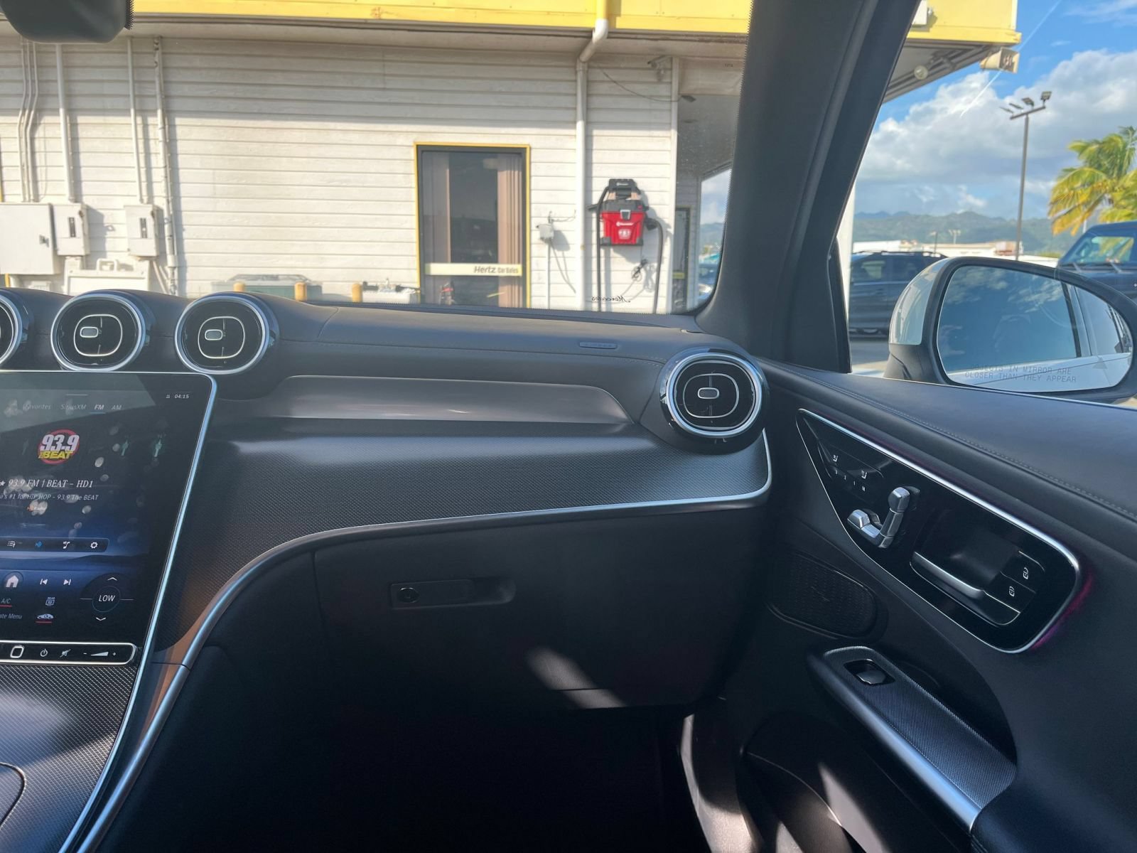 Used 2024 Mercedes-Benz GLC 300 image 32