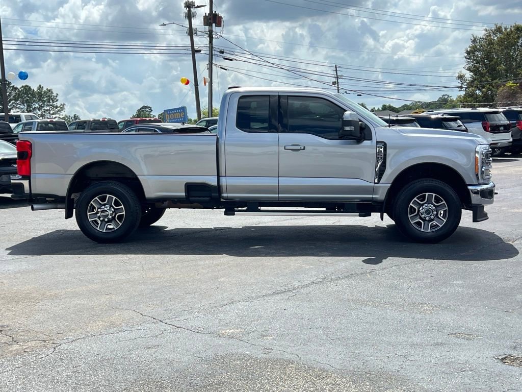 Used 2023 Ford F250 Lariat image 9