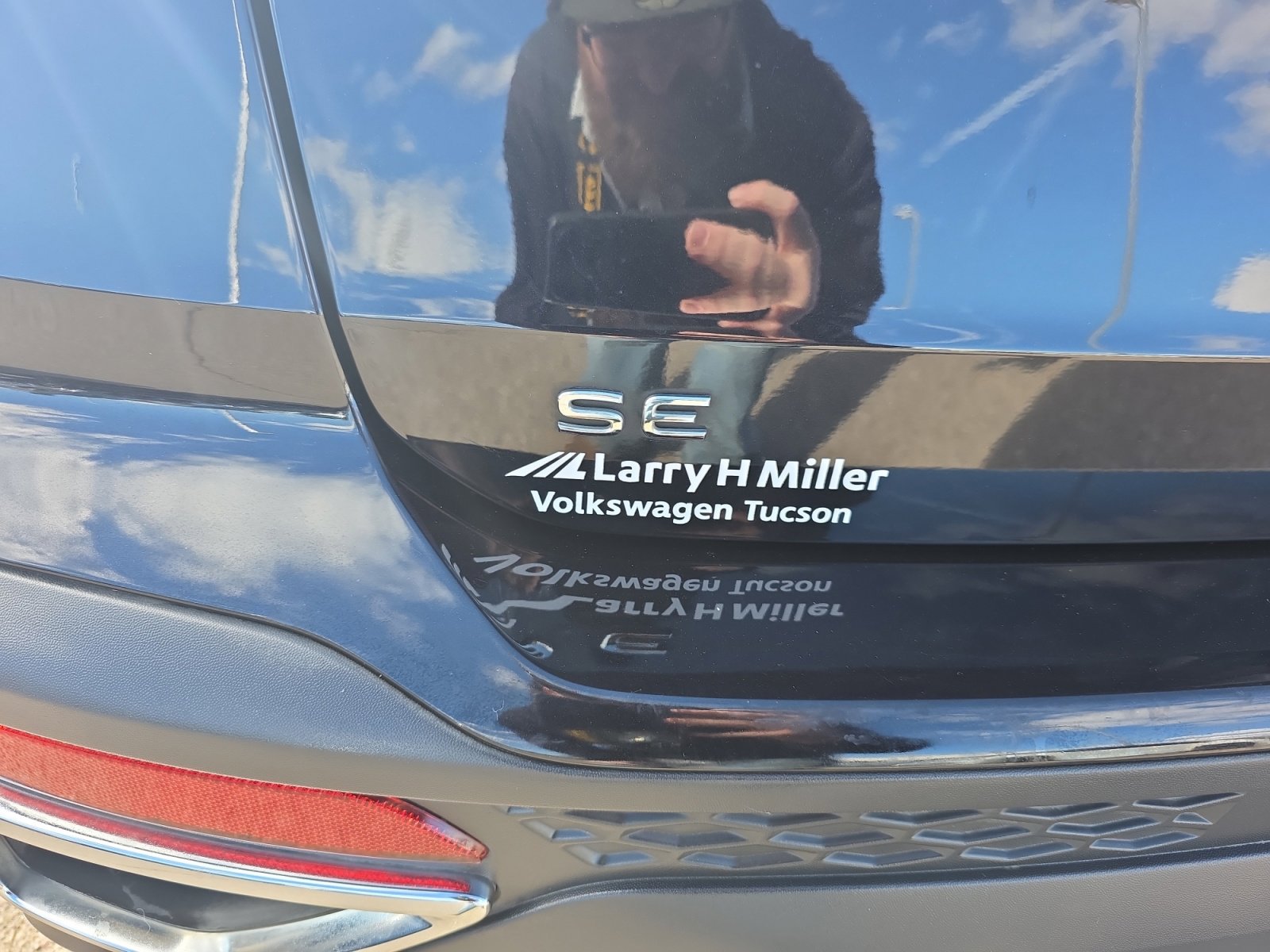 Certified 2023 Volkswagen Taos SE w/ Black Wheel Package image 24