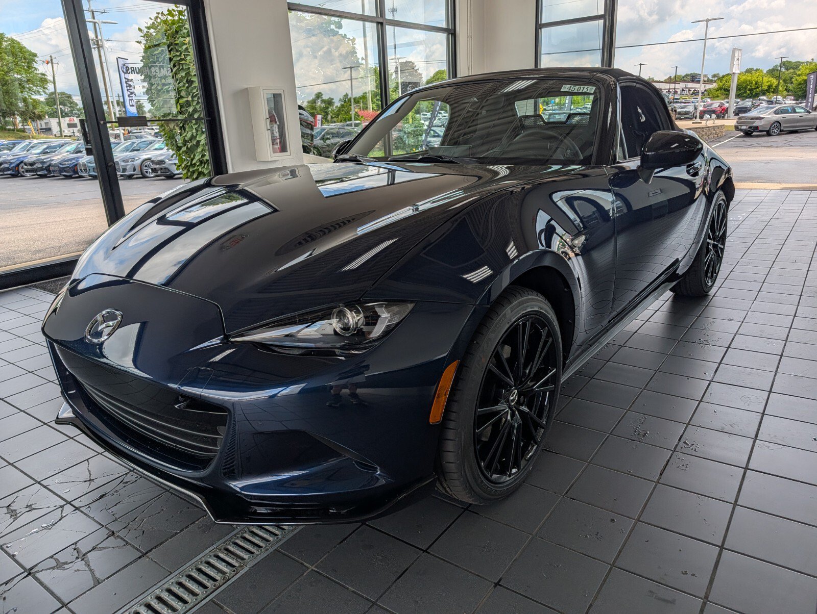 New 2026 MAZDA MX-5 Miata Club w/ Weather Package RWD image 8