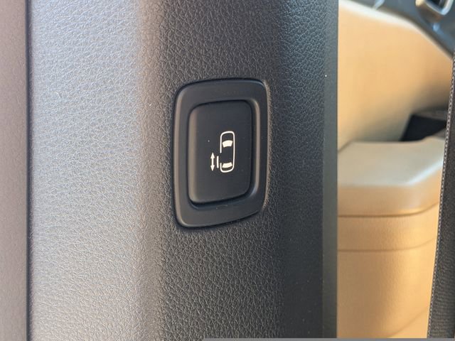 Used 2024 Kia Carnival LX FWD image 19