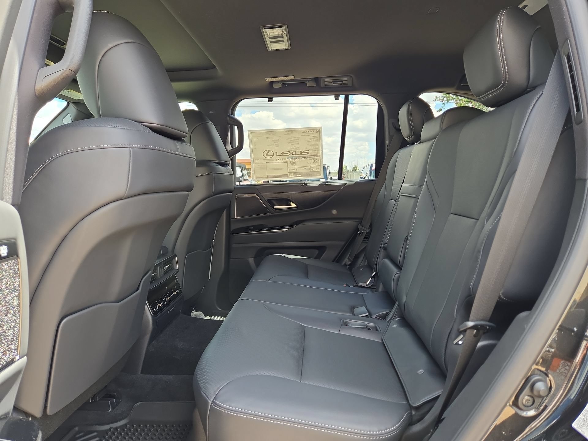 New 2026 Lexus LX 700h Luxury AWD/4WD image 13