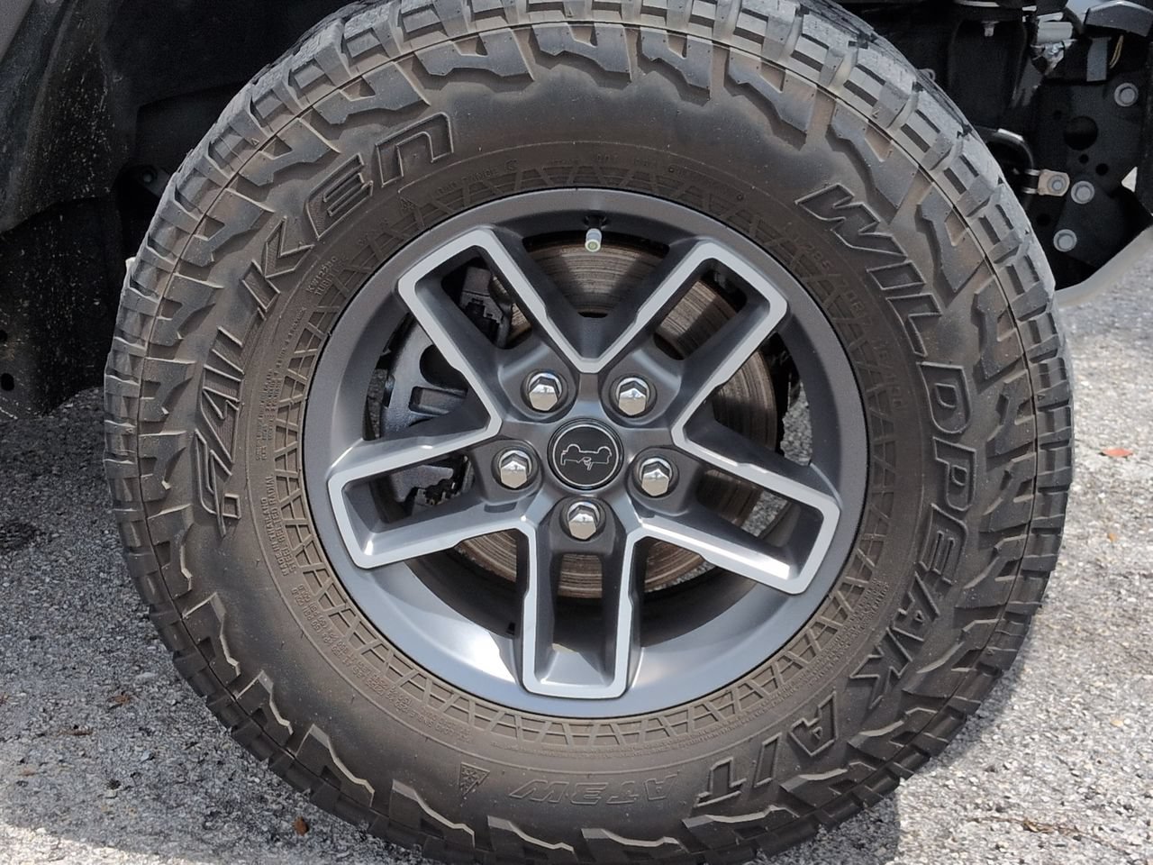 Used 2024 Jeep Gladiator Mojave w/ Technology Group AWD/4WD image 11
