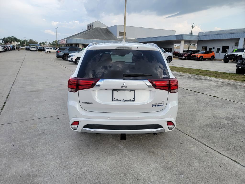 Used 2018 Mitsubishi Outlander 4WD Plug-In Hybrid image 4