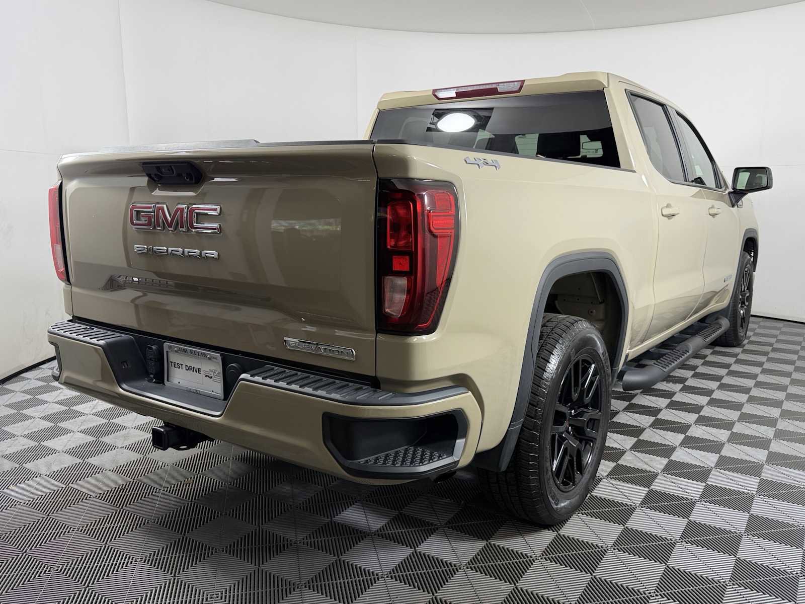 Used 2023 GMC Sierra 1500 Elevation AWD/4WD image 6