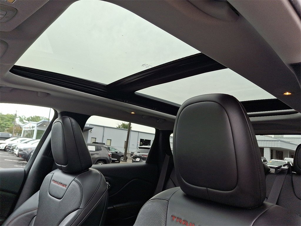 Used 2022 Jeep Cherokee Trailhawk w/ Sun, Sound & Nav Group image 14