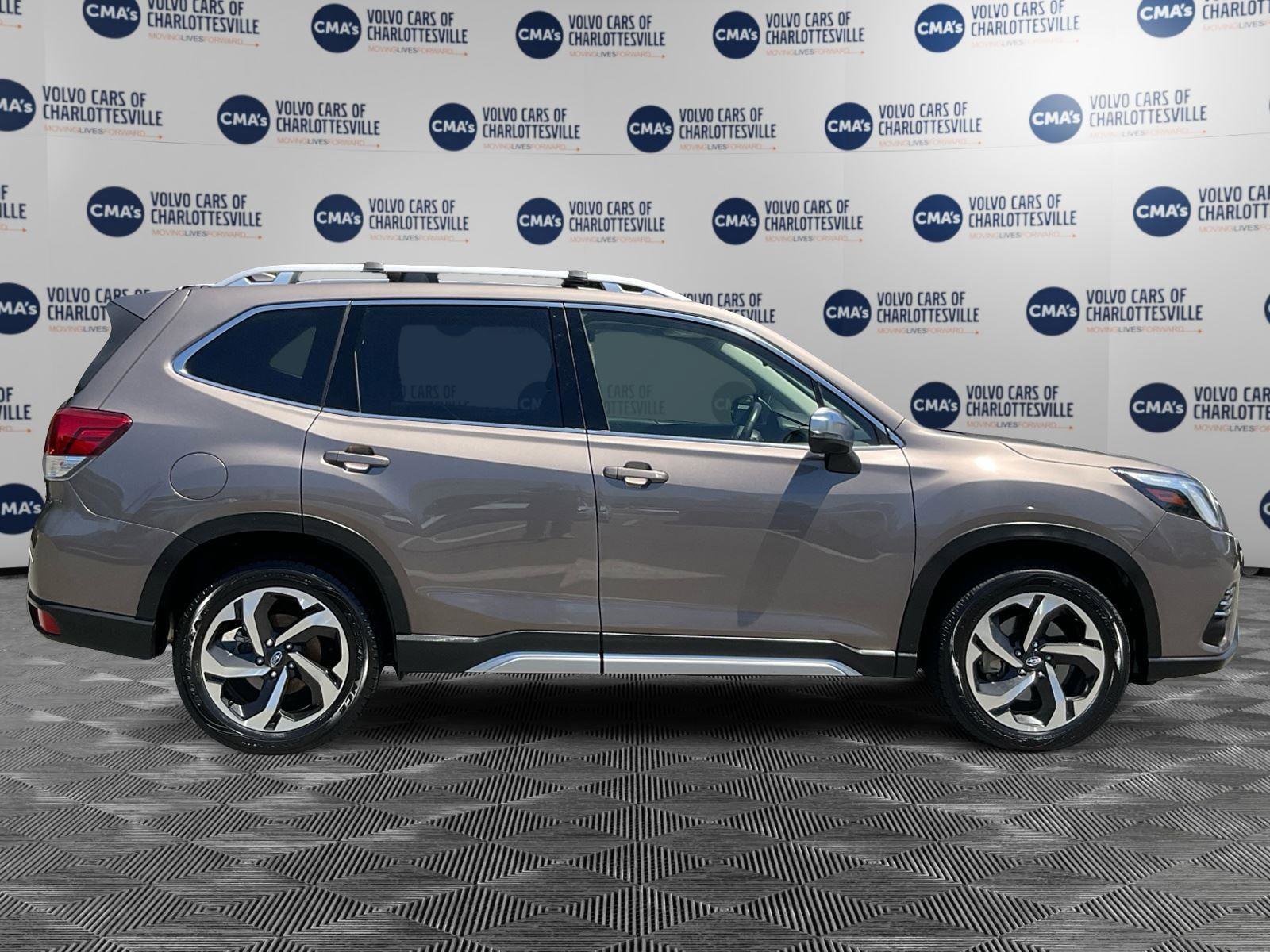 Used 2023 Subaru Forester Touring AWD/4WD image 6