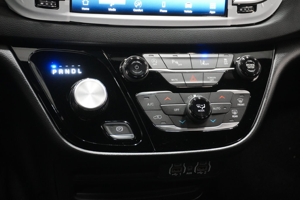 New 2026 Chrysler Voyager LX FWD image 17