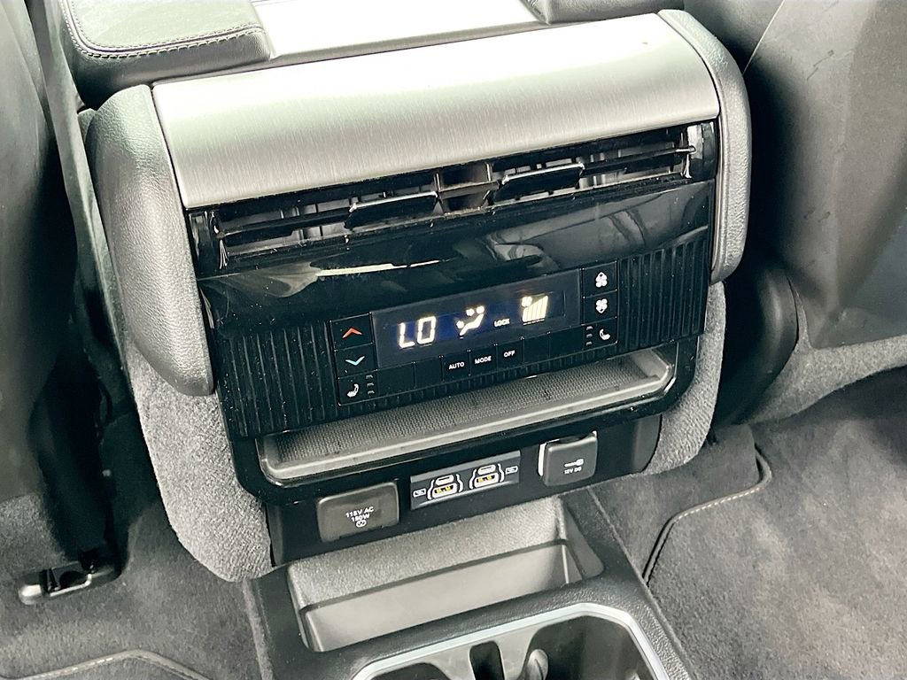 Certified 2024 Jeep Wagoneer Series II image 28