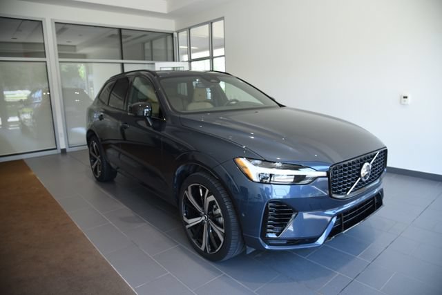 Used 2024 Volvo XC60 T8 Ultimate w/ Protection Package Premier AWD/4WD image 4