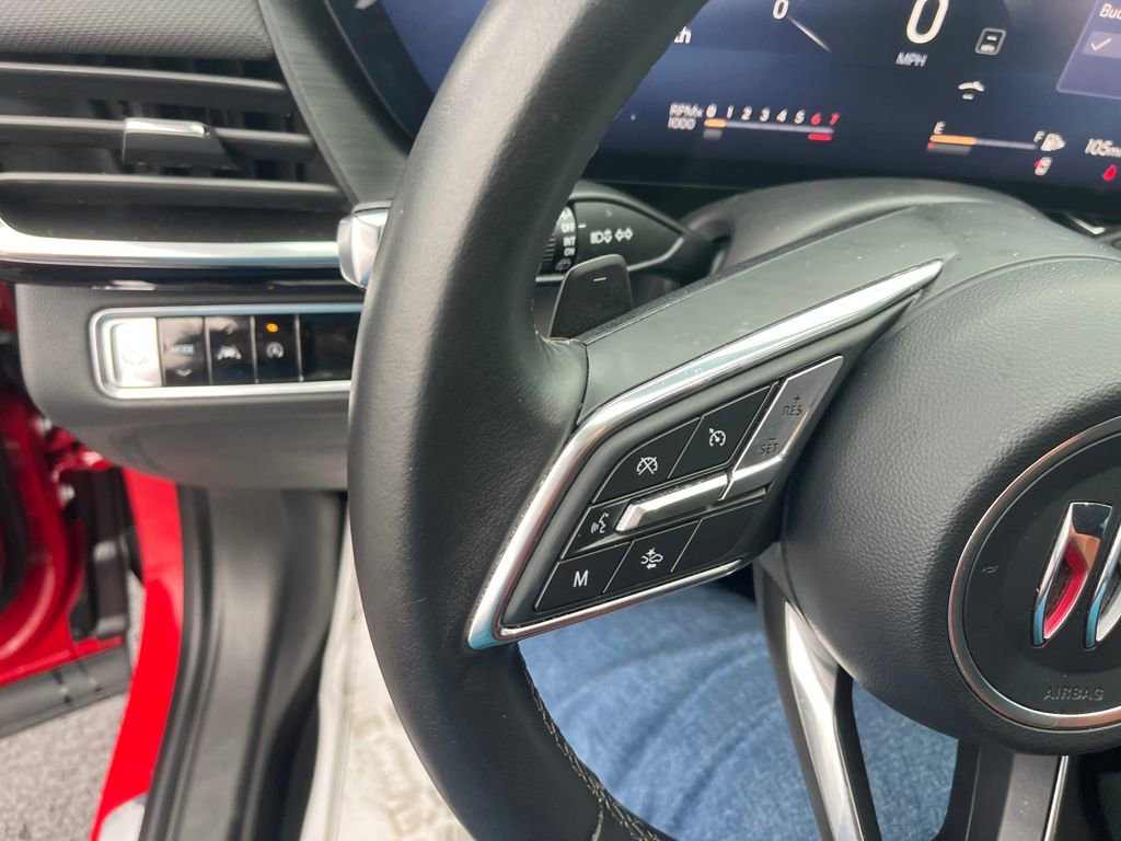 Used 2025 Buick Envision Preferred image 11