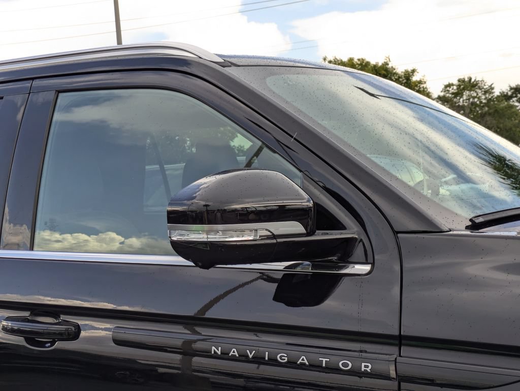 New 2027 Lincoln Navigator Black Label AWD/4WD image 12