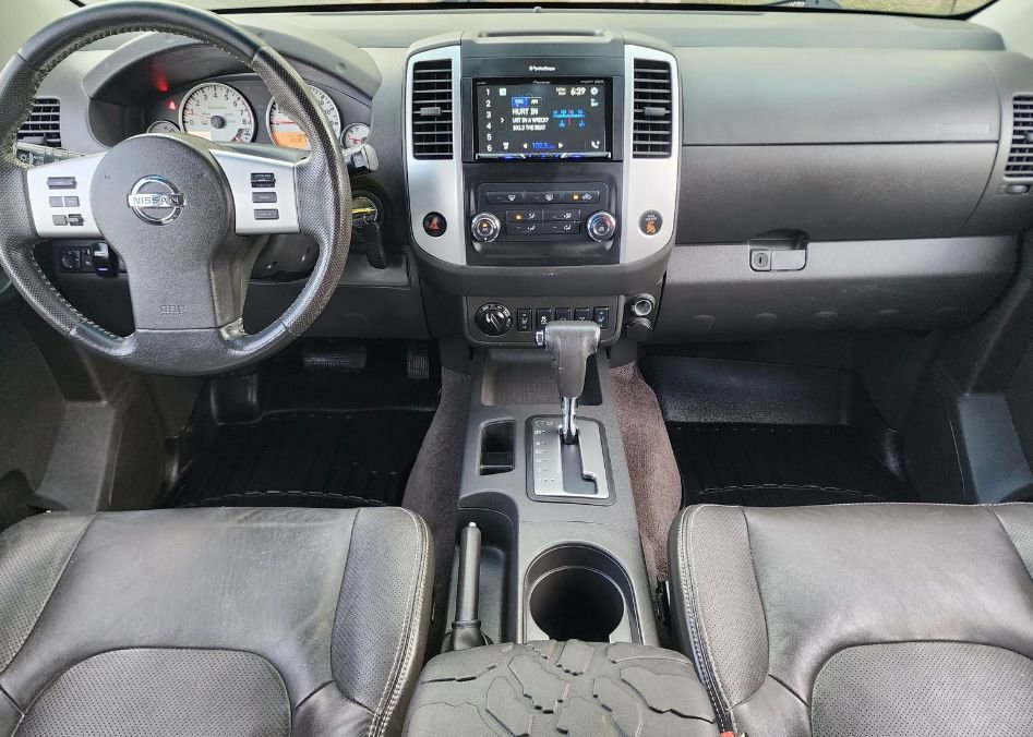 Used 2015 Nissan Xterra PRO-4X w/ Pro-4x Leather Package image 14