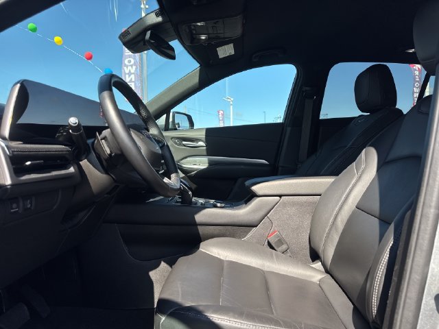 Used 2025 Cadillac XT4 Premium Luxury FWD image 13