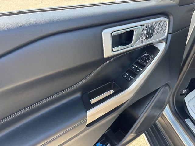 Used 2022 Ford Explorer Limited w/ Equipment Group 301A image 11
