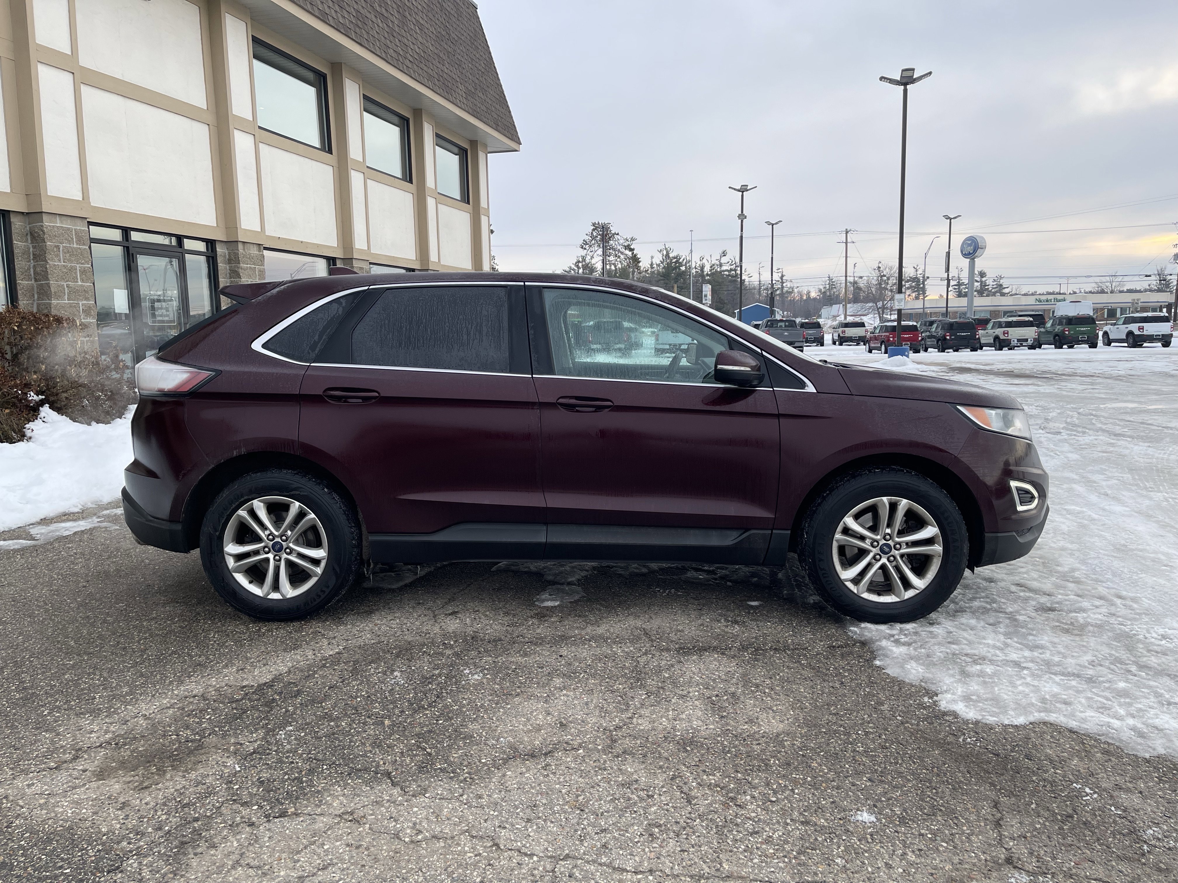 Used 2018 Ford Edge SEL w/ Equipment Group 201A image 3