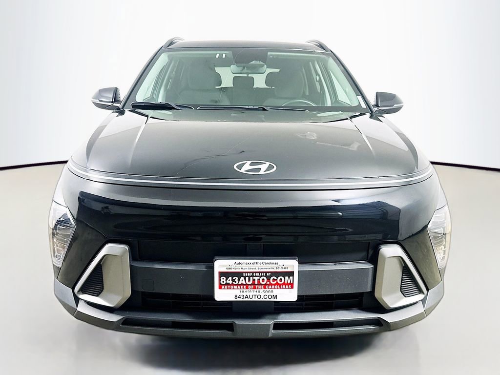 Used 2024 Hyundai Kona SEL FWD image 2