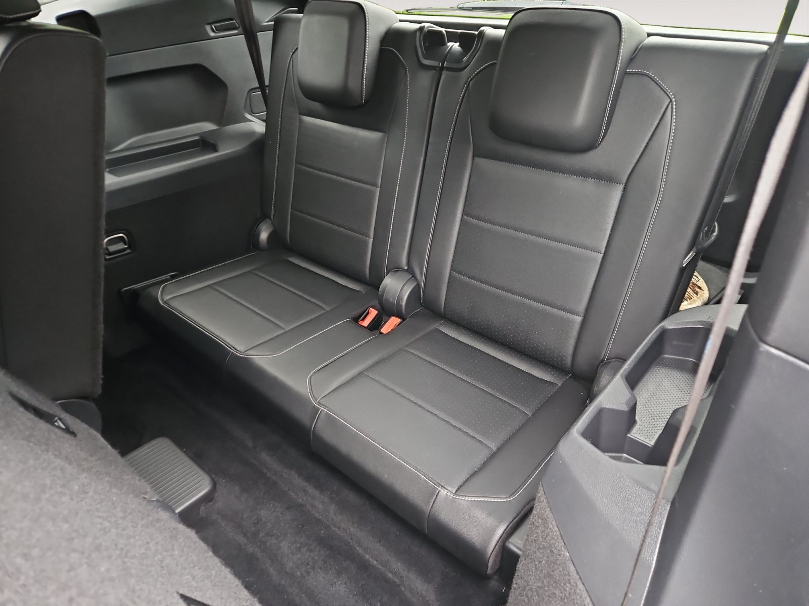 Used 2021 Volkswagen Tiguan SE R-Line FWD image 15