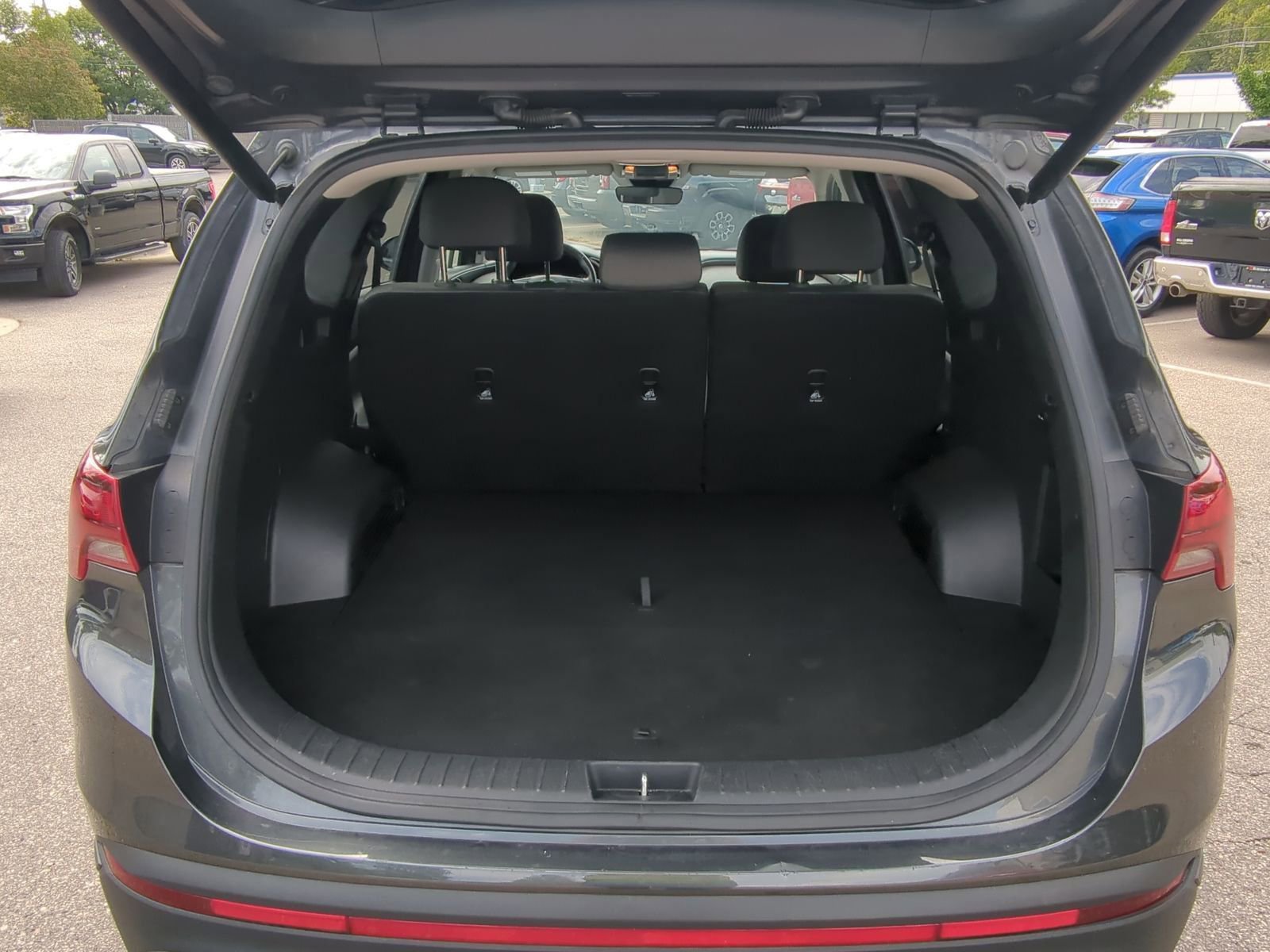 Used 2023 Hyundai Santa Fe SEL image 35