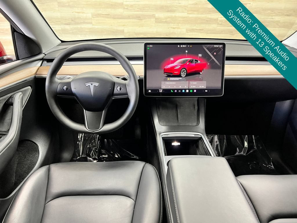 Used 2025 Tesla Model Y Long Range AWD/4WD image 2