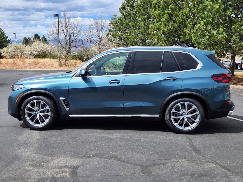 New 2026 BMW X5 xDrive50e AWD/4WD image 2