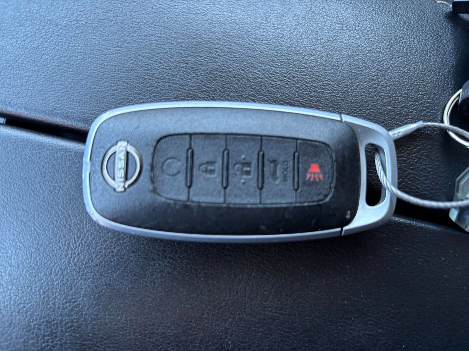 Used 2025 Nissan Rogue SV AWD/4WD image 26