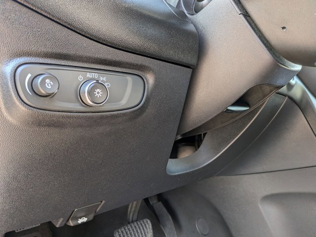 Used 2018 Chevrolet Equinox LT image 16