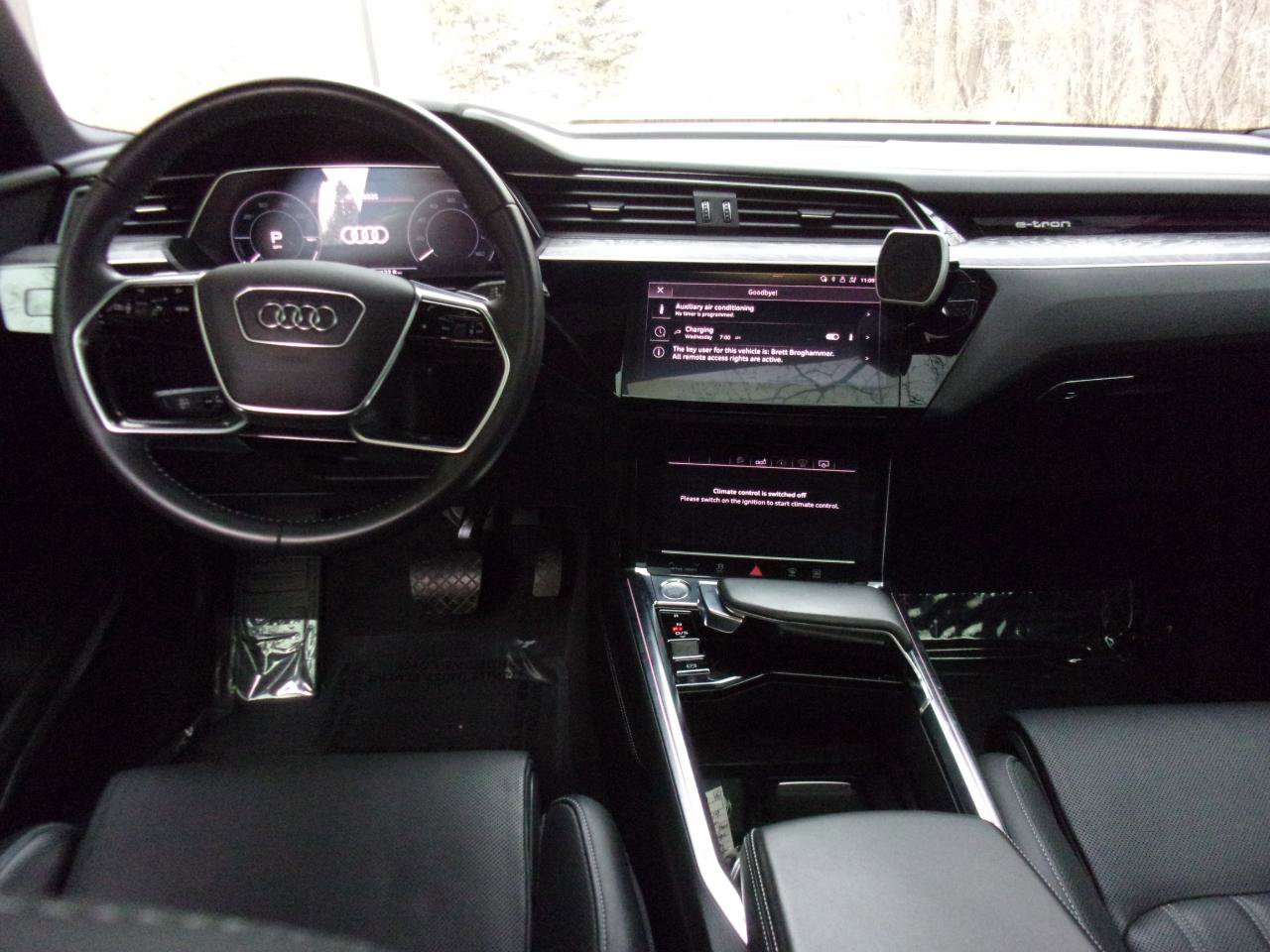 Used 2019 Audi e-tron Prestige w/ Prestige Package AWD/4WD image 14