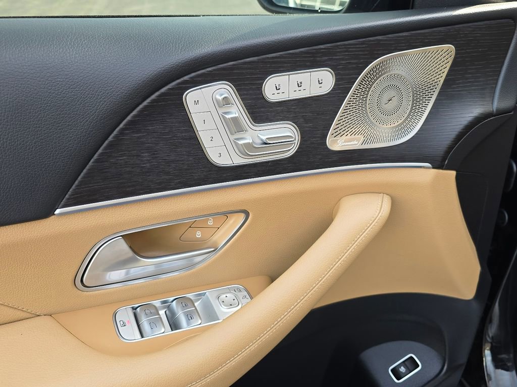 Used 2024 Mercedes-Benz GLS 450 4MATIC image 15