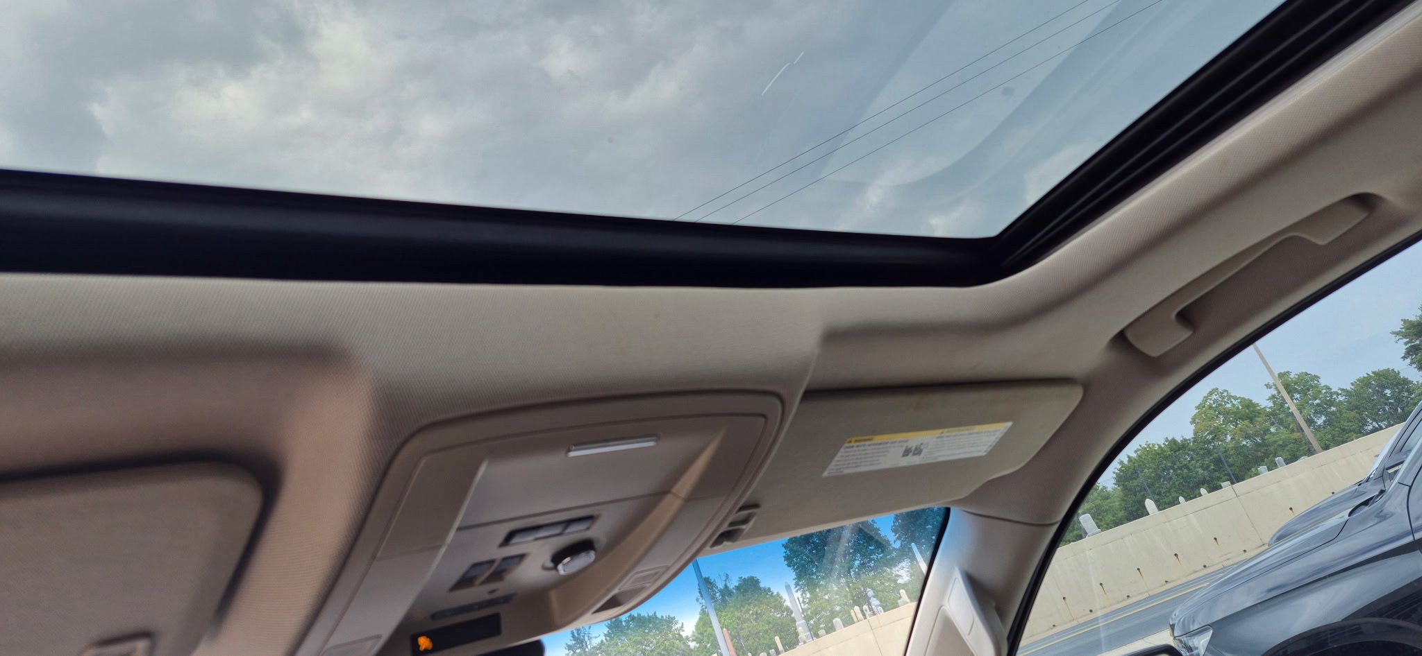 Used 2015 GMC Yukon SLT AWD/4WD image 5