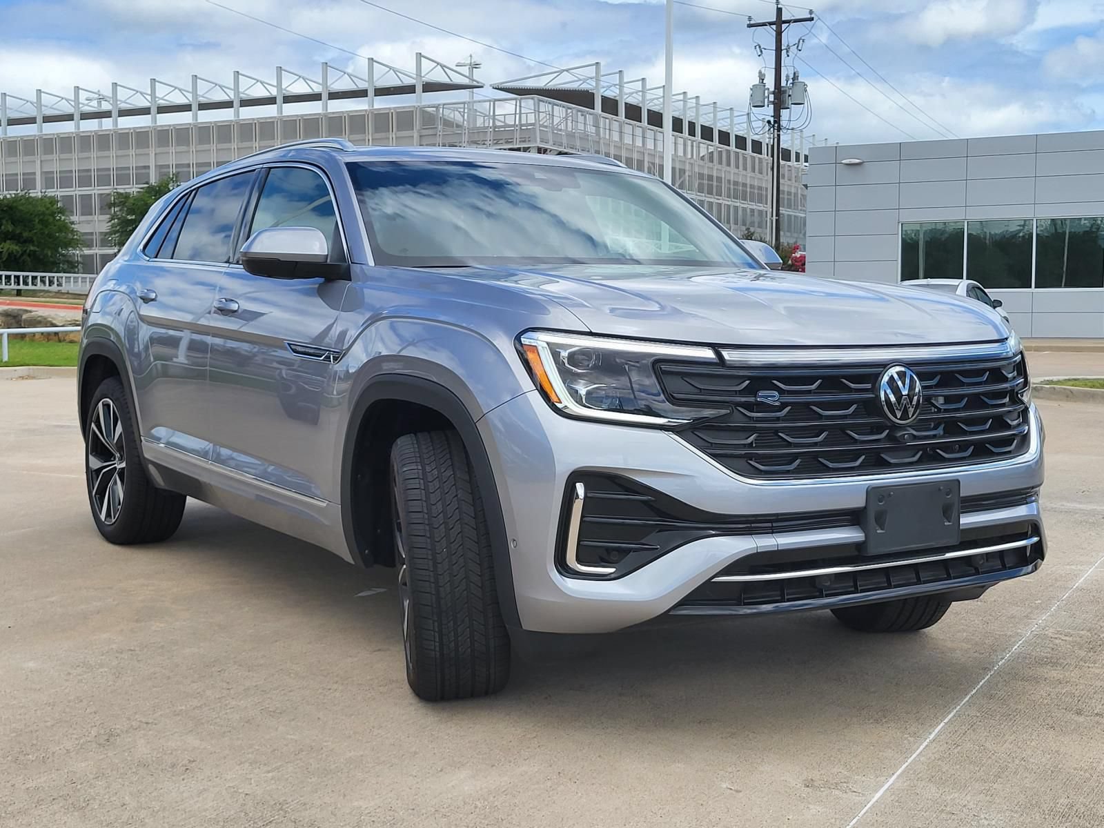 Used 2024 Volkswagen Atlas Cross Sport SEL Premium R-Line AWD/4WD image 4