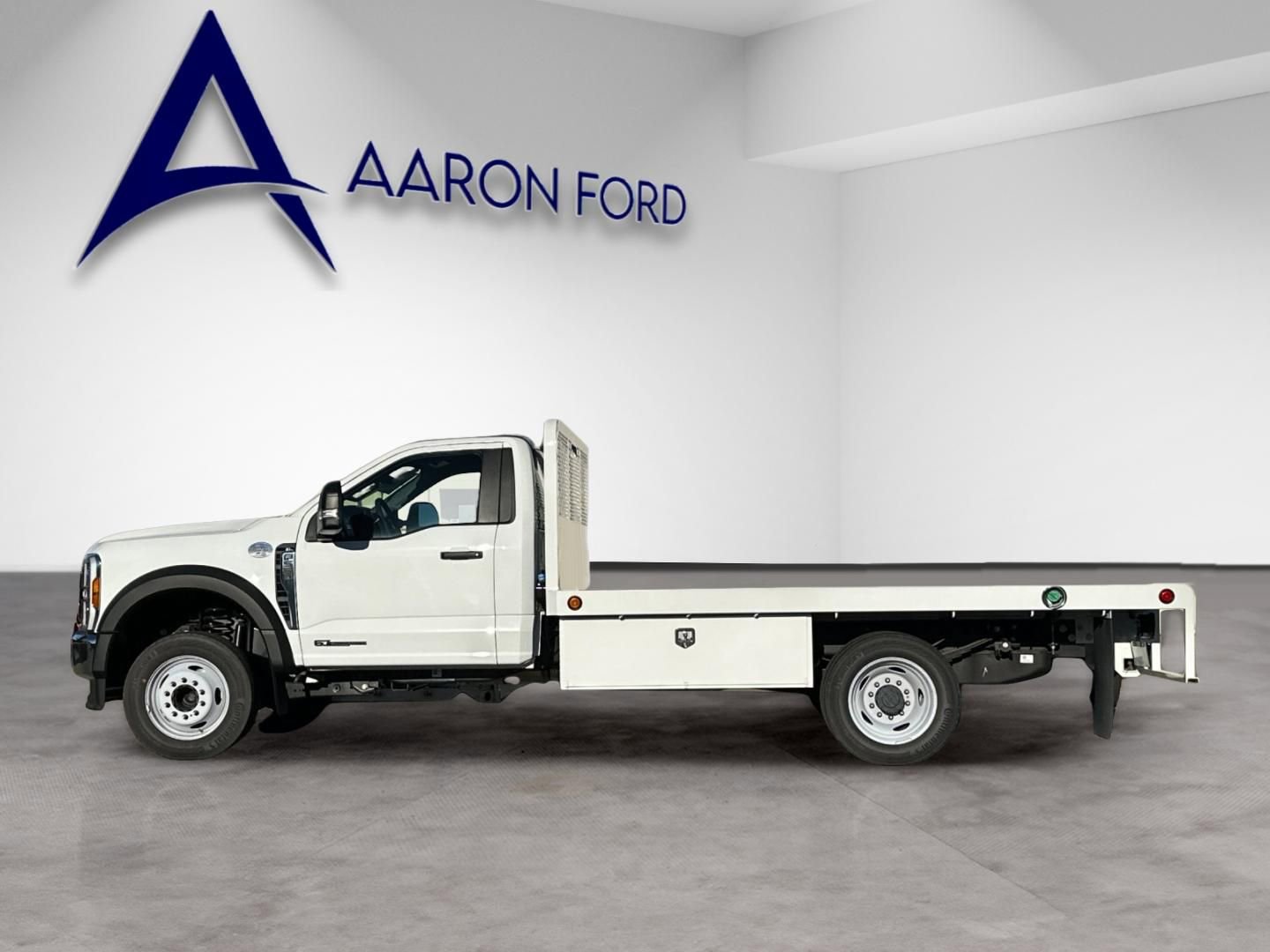 Used 2024 Ford F550 2WD Regular Cab Super Duty w/ XL Chrome Package image 3