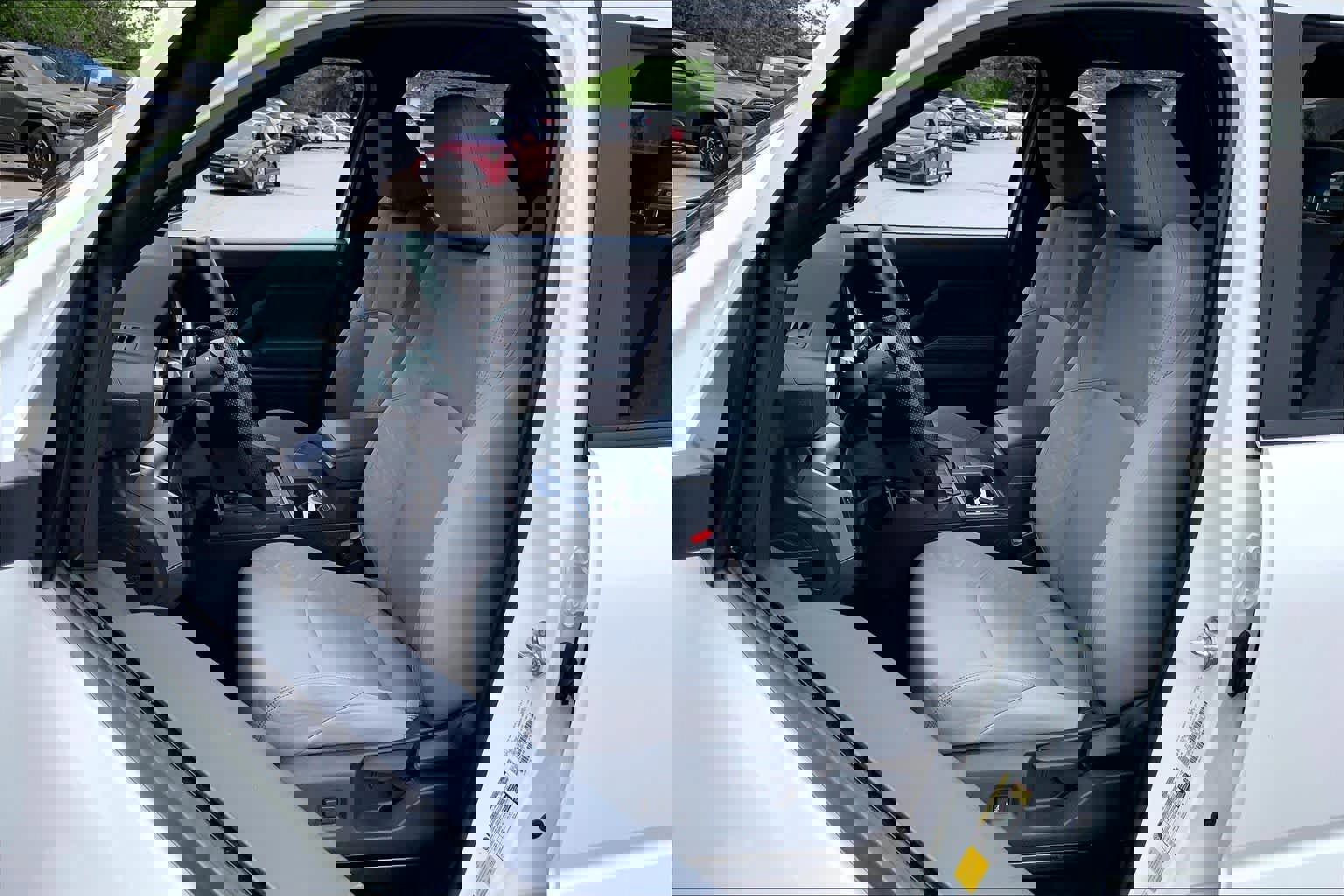 Used 2025 Toyota Tacoma SR5 image 7