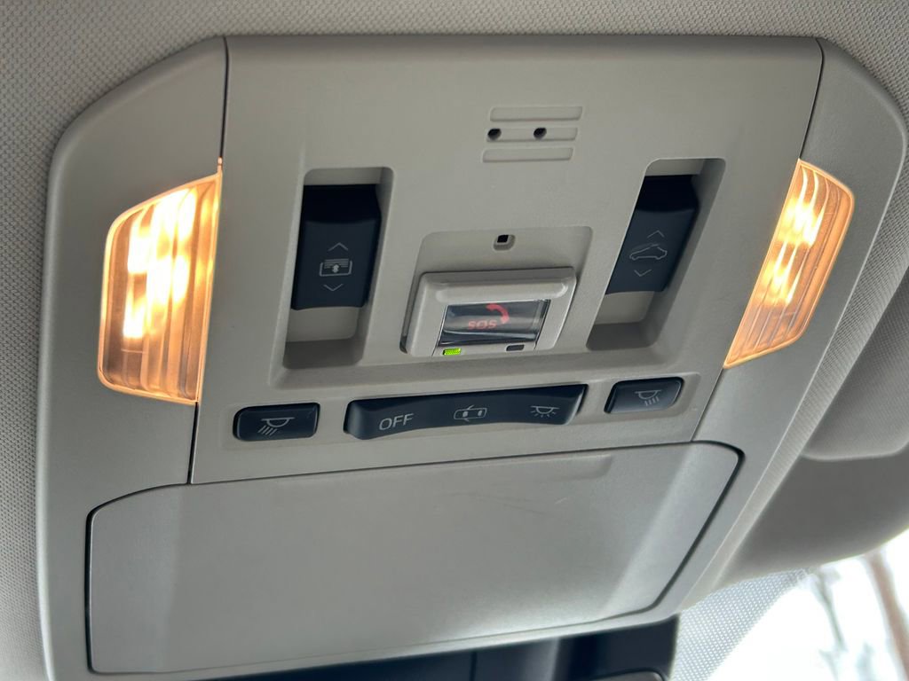 Used 2021 Toyota Highlander Platinum image 21