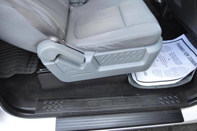 Used 2013 Ford F150 XLT w/ Mid Equipment Group image 26