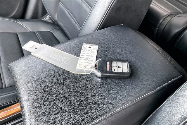 Used 2022 Honda CR-V Touring image 32