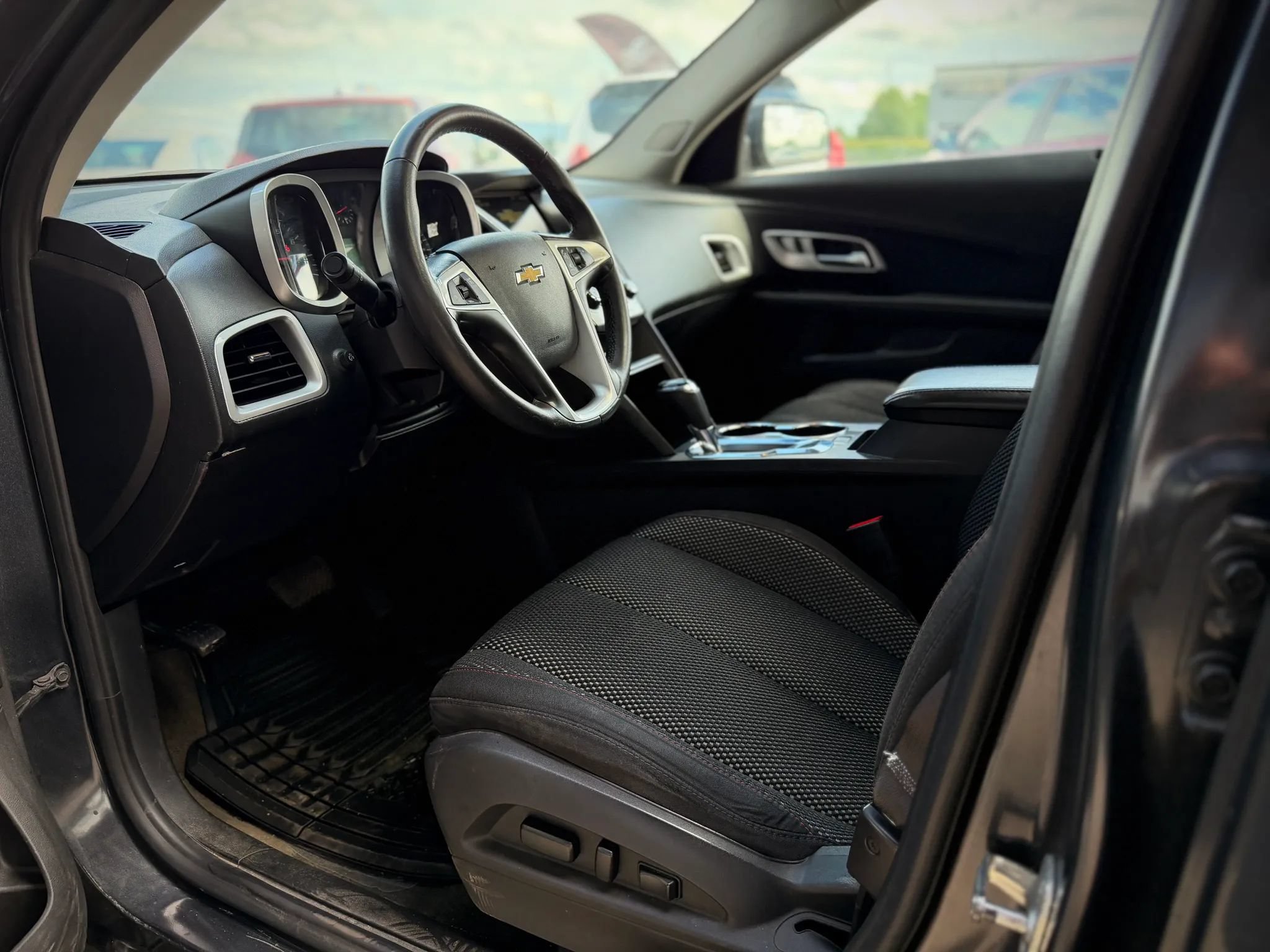 Used 2017 Chevrolet Equinox LT w/ Convenience Package AWD/4WD image 8