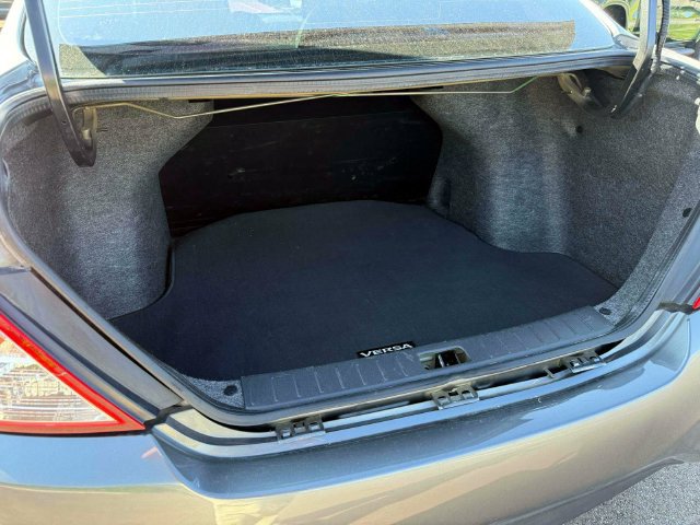 Used 2019 Nissan Versa S FWD image 11