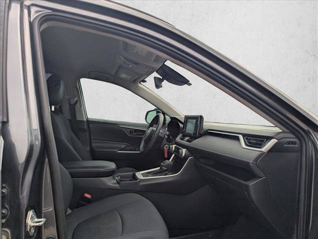 Used 2020 Toyota RAV4 LE FWD image 15
